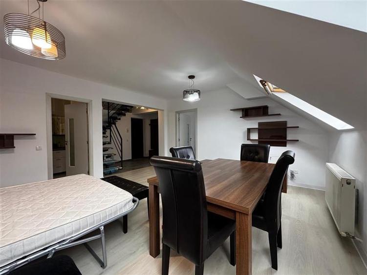 Apartament cu 3 camere semidecomandat, mobilat în Mănăștur