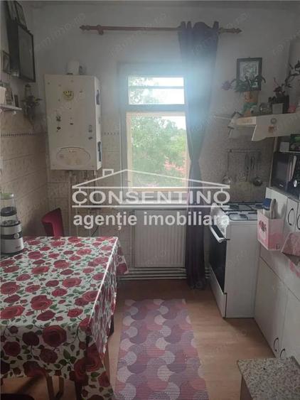 Apartament cu 3 camere decomandat în Micro 5