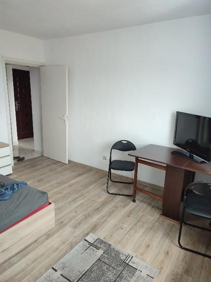Garsonieră decomandată, mobilată în Vlahuță