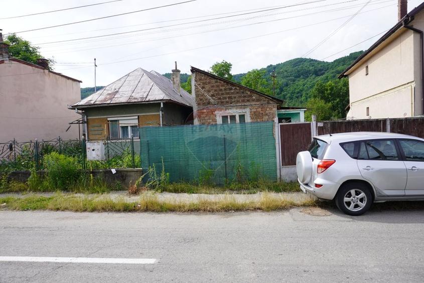 Teren Construcții intravilan de 2785 mp, în Central