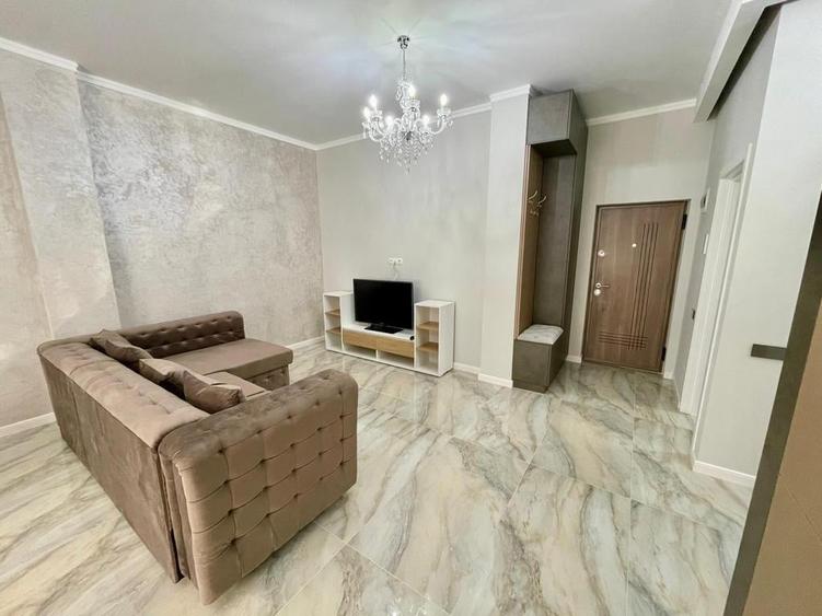 Apartament cu 2 camere semidecomandat, mobilat în Florești