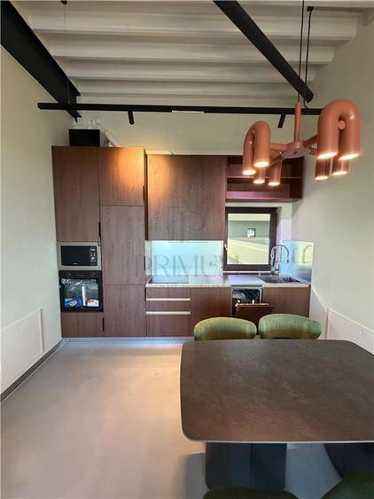 Apartament cu 2 camere decomandat, mobilat în Semicentral