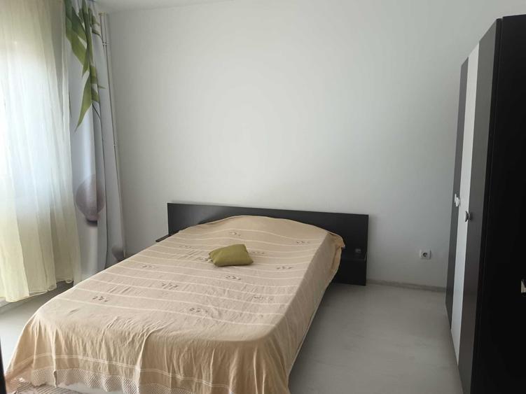 Apartament cu 3 camere decomandat în Vest