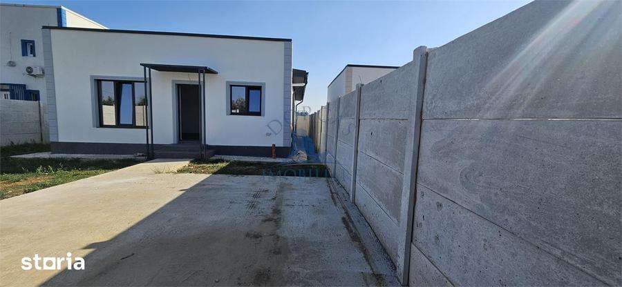 Casă cu 4 camere cu Teren 332 Mp în Cârcea