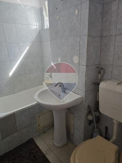 Apartament cu 2 camere semidecomandat în 1 Decembrie 1918