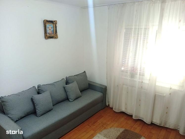 Apartament cu 3 camere decomandat în Alfa