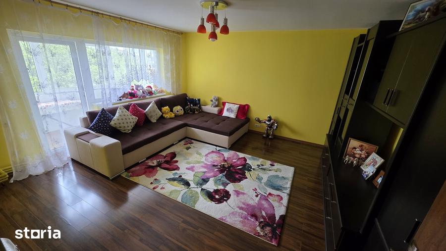Apartament cu 3 camere în Mircea-Vodă