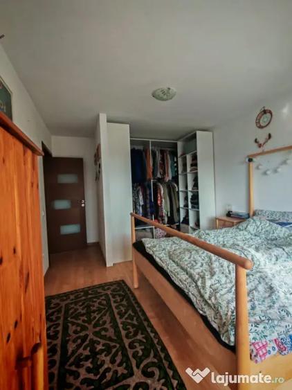 Apartament cu 4 camere decomandat în Baciu