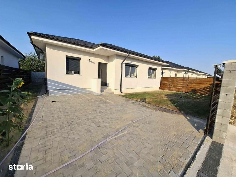 Casă cu 4 camere cu Teren 300 Mp în Crevedia