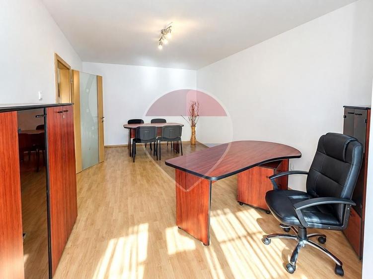 Apartament cu 2 camere, mobilat în Centrul Civic