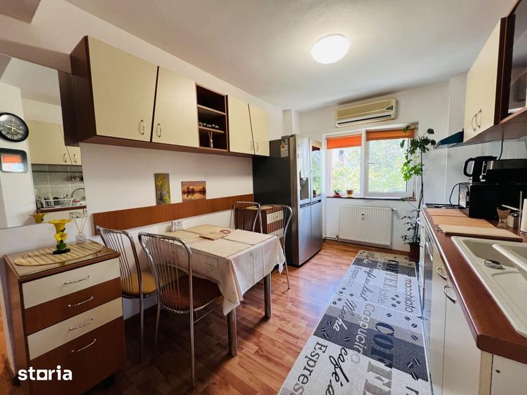 Apartament cu 4 camere, mobilat în Moșilor