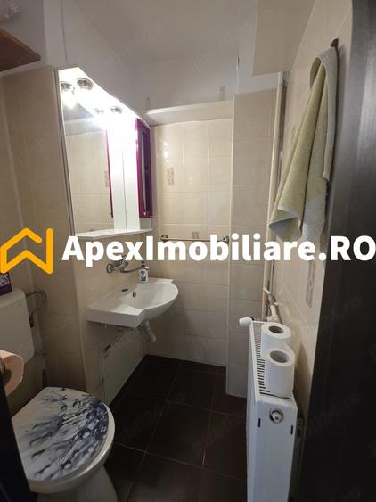 Apartament cu 3 camere decomandat, mobilat în Tineretului