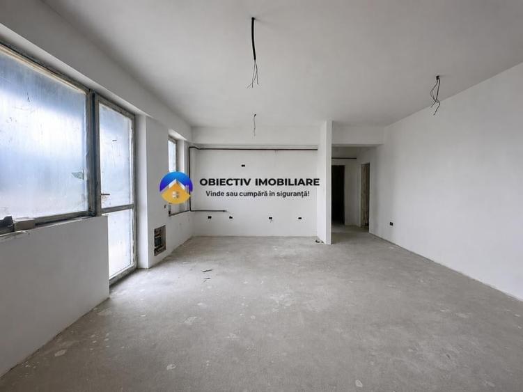 Apartament cu 3 camere decomandat în Calea Romanului
