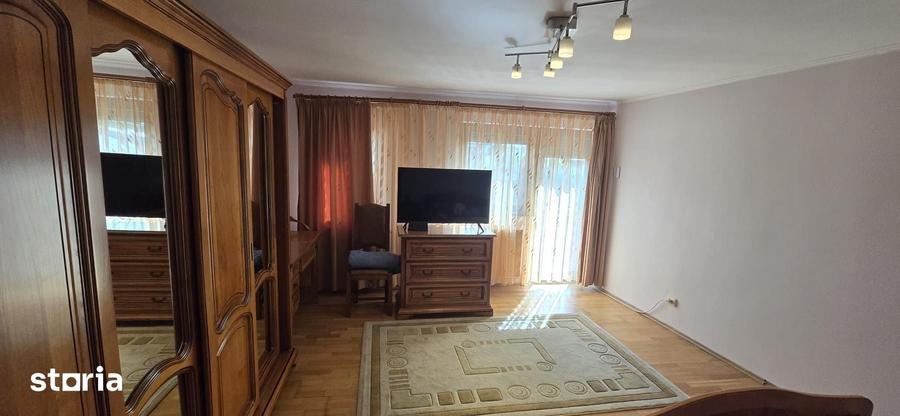 Casă cu 4 camere cu Teren 280 Mp în Central