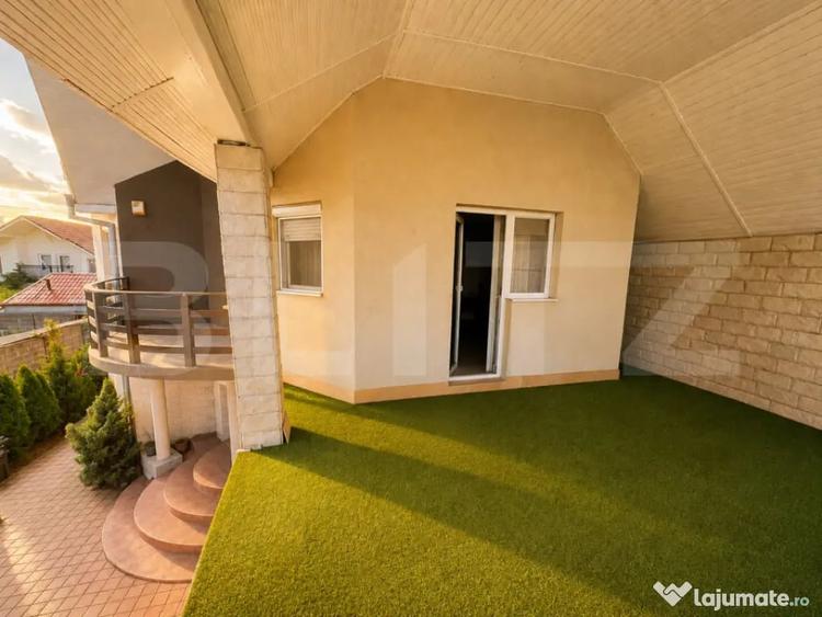 Casă cu 4 camere cu Teren 8710 Mp în Suseni