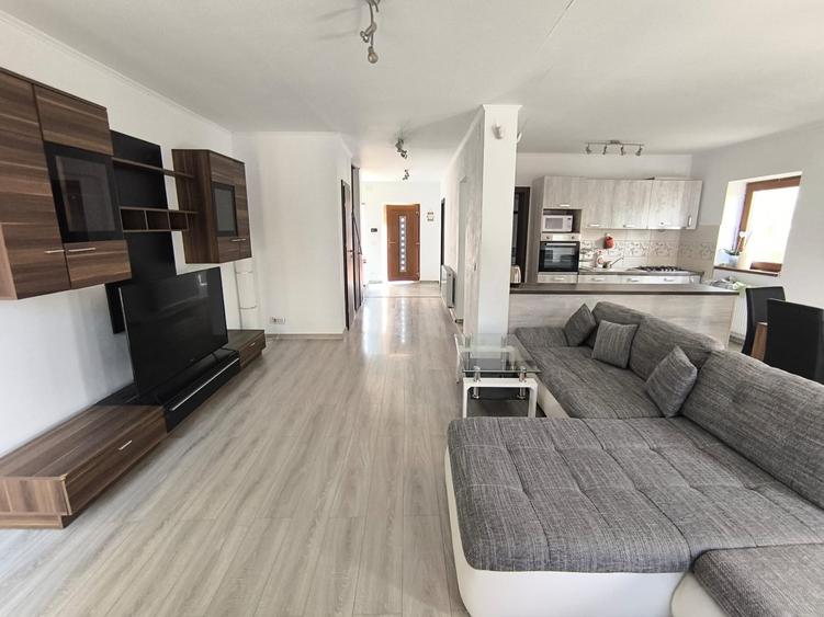 Duplex cu 4 camere cu Canalizare în Dumbrăvița