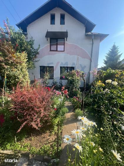 Casă cu 6 camere cu Teren 276 Mp în Păulești