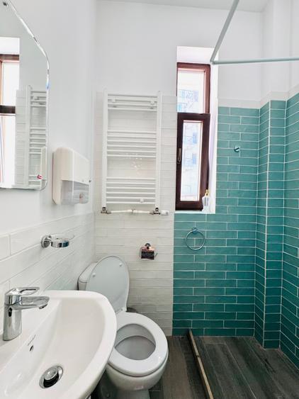 Casă individuală cu 7 camere cu Canalizare în Unirii