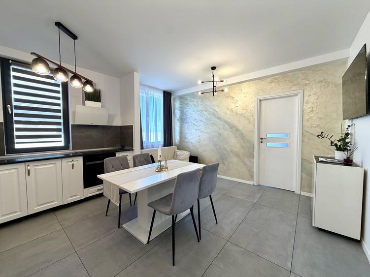Apartament cu 3 camere decomandat, mobilat în Dumbrăvița