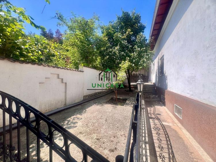 Casă individuală cu 4 camere cu Canalizare în Central