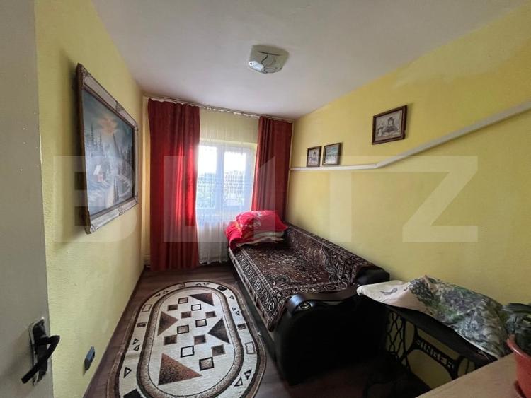 Apartament cu 3 camere decomandat, mobilat în Victoria