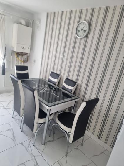Apartament cu 3 camere decomandat, mobilat în Sud