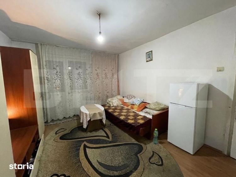 Apartament cu 3 camere semidecomandat în Cornitoiu