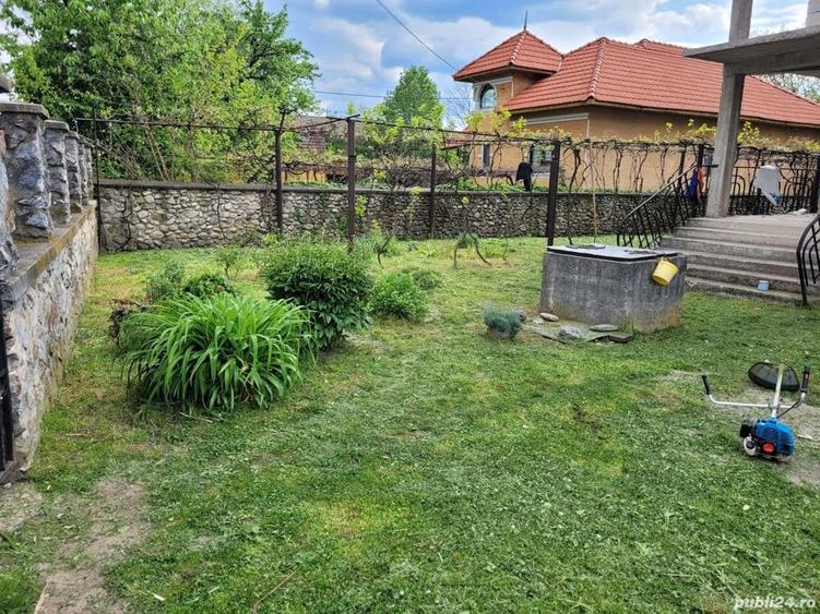 Casă cu 3 camere cu Teren 843 Mp în Sănătești
