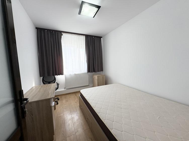 Apartament cu 3 camere semidecomandat, mobilat în Zimbru