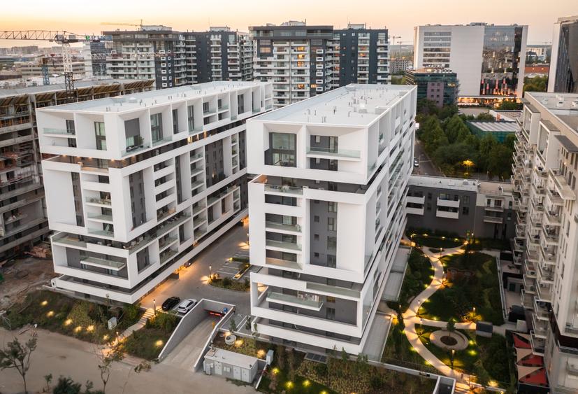 Apartament cu 3 camere decomandat în Aviației