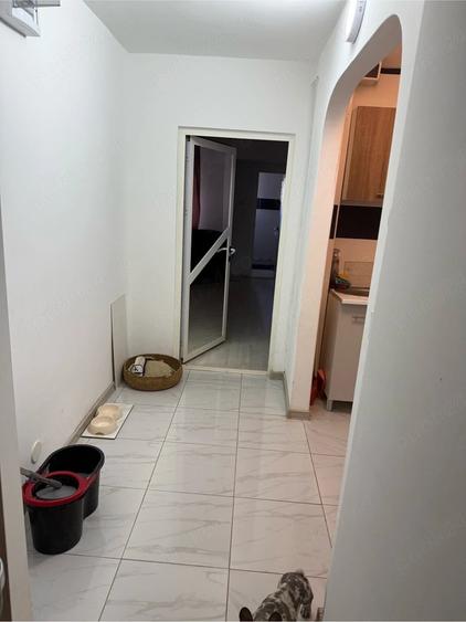 Apartament cu 2 camere nedecomandat în 2 Moldoveni