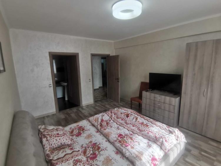 Apartament cu 4 camere decomandat în Central