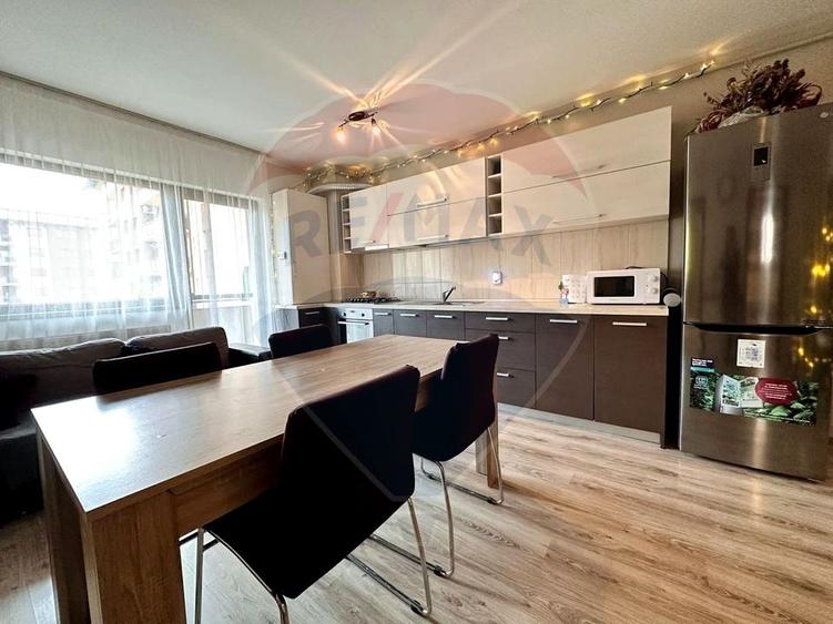 Apartament cu 2 camere semidecomandat, mobilat în Florești