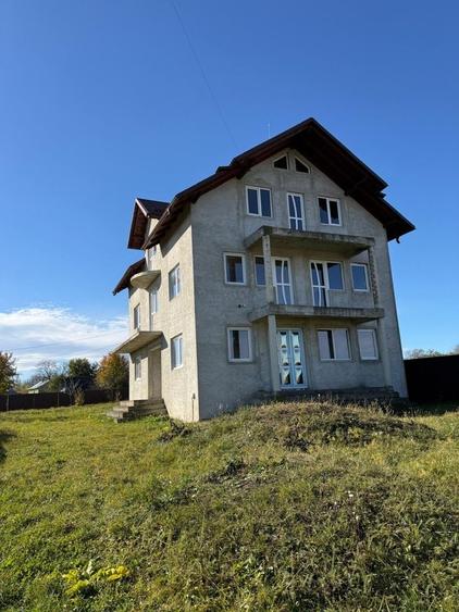 Casă cu 4 camere în Dumbrăveni