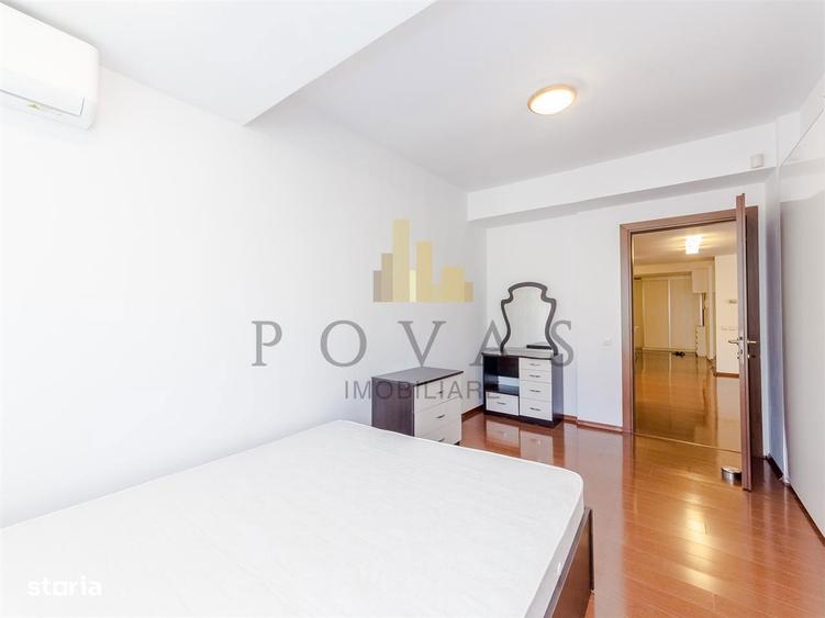 Apartament cu 3 camere semidecomandat, mobilat în Central — fotografia 1