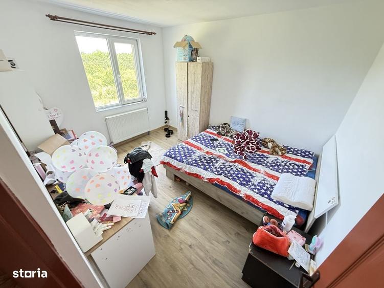Apartament cu 3 camere în Juc-Herghelie