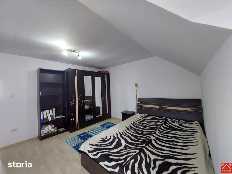 Casă cu 5 camere cu Teren 540 Mp în Sânmihaiu Român