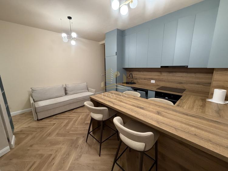 Apartament cu 3 camere decomandat, mobilat în Între Lacuri