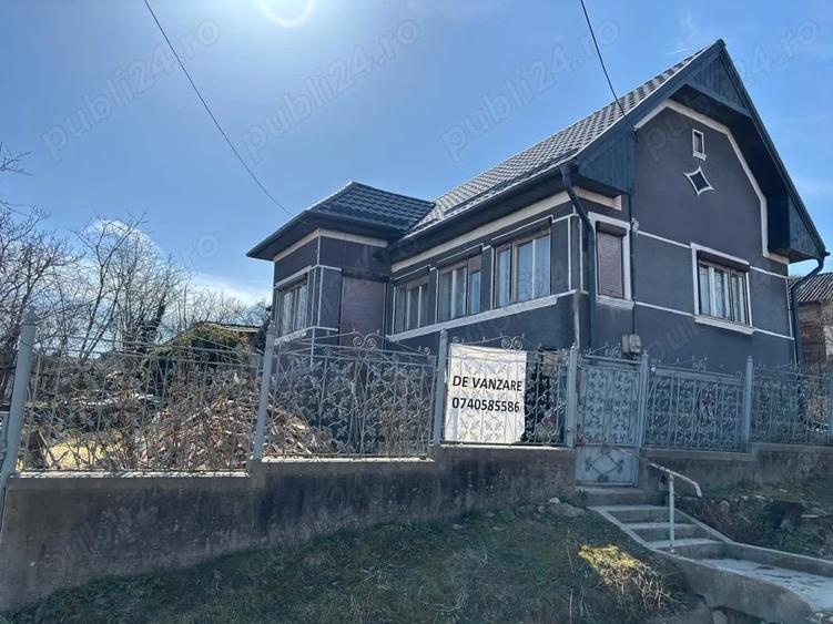 Casă cu 2 camere cu Teren 1053 Mp în Moldovenești