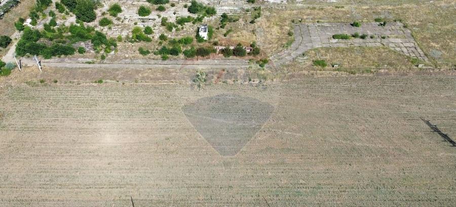 Teren agricol extravilan de 9971 mp, în Periferie