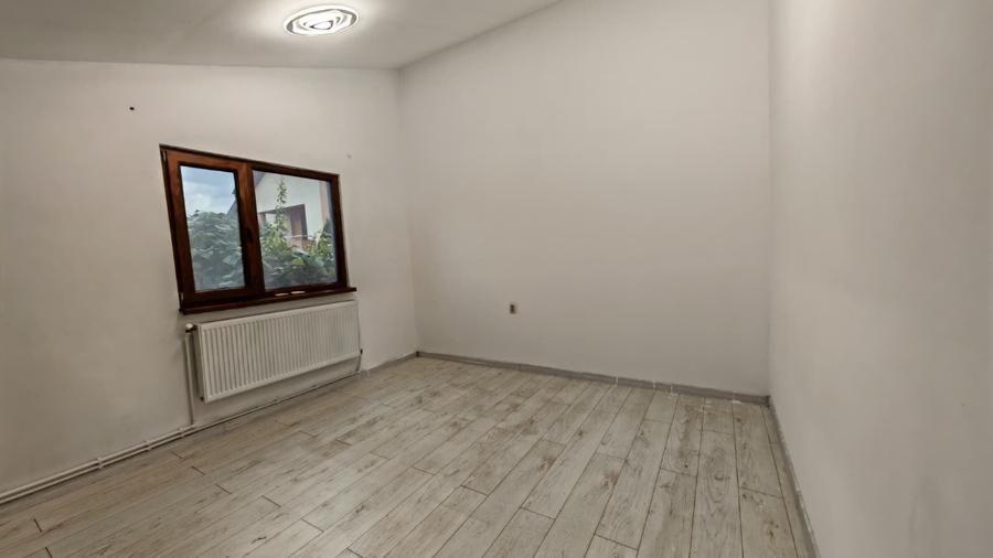 Casă cu 2 camere cu Teren 55 Mp în Nord-Est