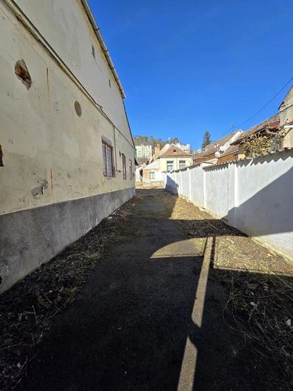 Casă cu Teren 2412 Mp în Ultracentral