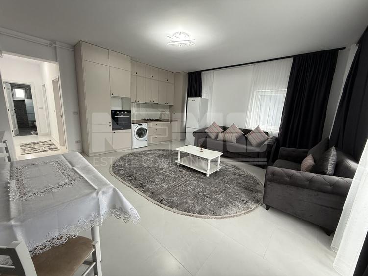 Apartament cu 3 camere decomandat, mobilat în Periferie