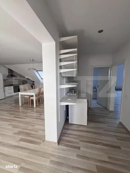 Apartament cu 3 camere semidecomandat în Luna