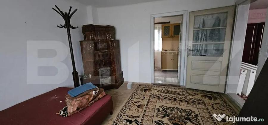Casă cu 2 camere cu Teren 1200 Mp în Central