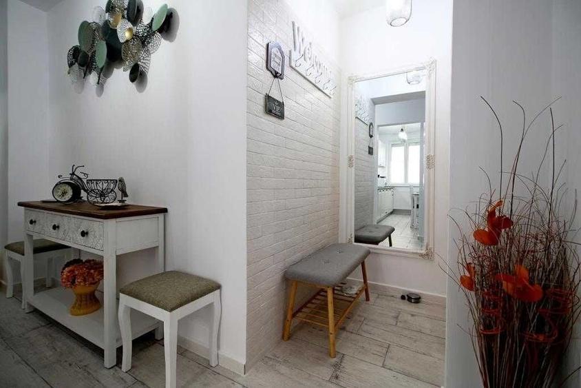 Apartament cu 2 camere decomandat în Exterior Vest