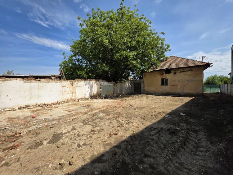 Casă cu 4 camere în Popoveni
