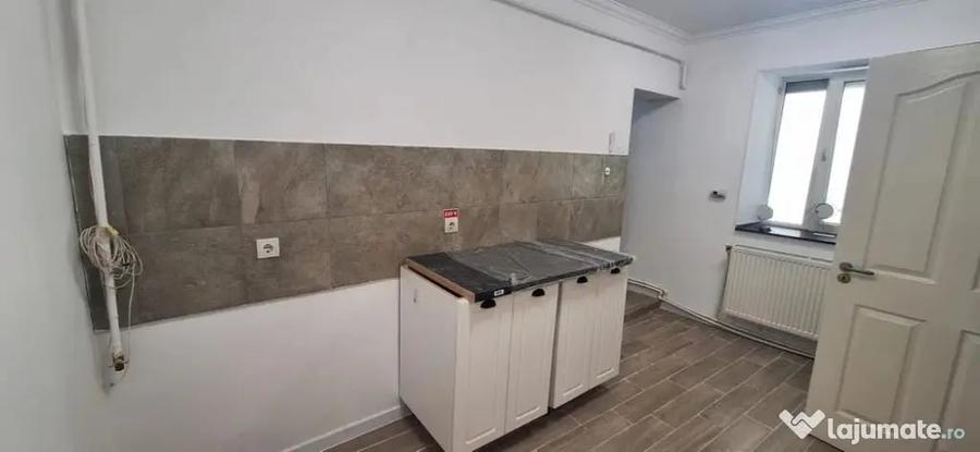 Spațiu comercial, de 35 mp, în Central