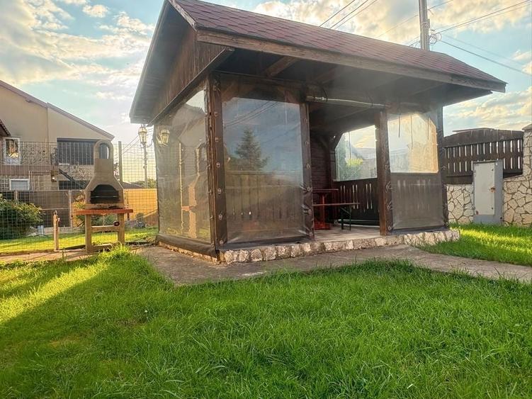 Casă cu 4 camere în Central