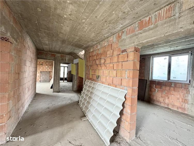 Casă cu 4 camere cu Teren 1200 Mp în Ghighiu